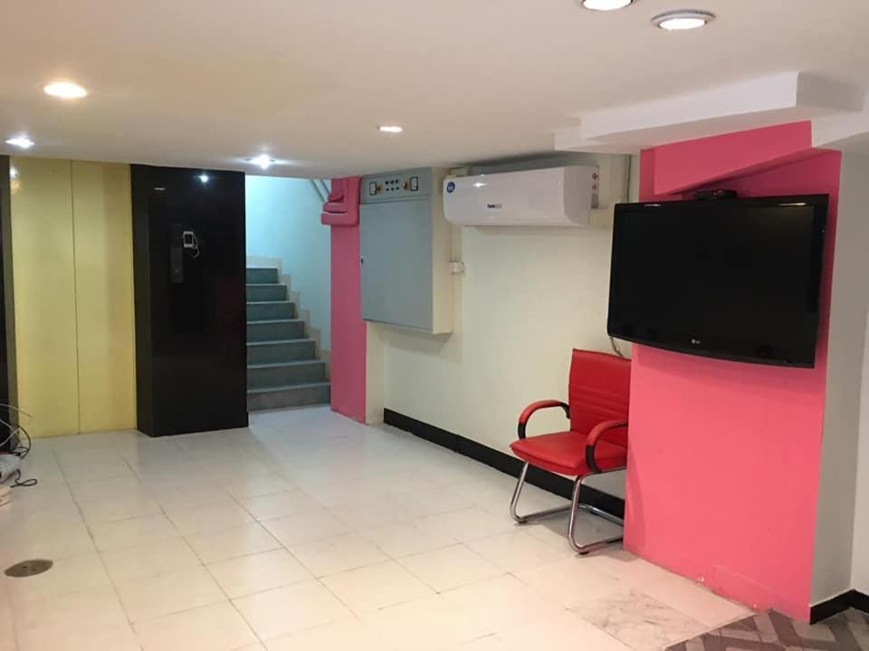 Miracle Gallery Hotel Makkasan Exterior photo